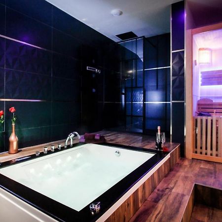 شالو أو شُمْبانيِ L'Ecrin Champenois - Suite Avec Balneo Et Sauna Prives المظهر الخارجي الصورة