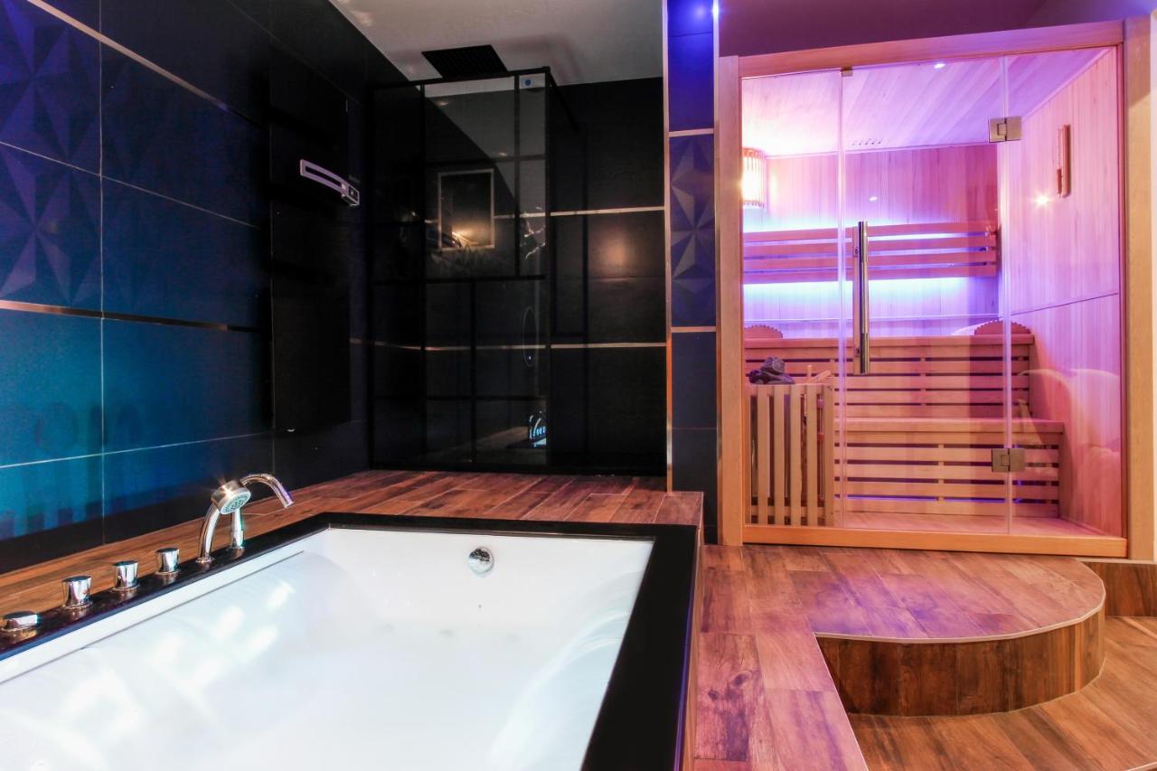 شالو أو شُمْبانيِ L'Ecrin Champenois - Suite Avec Balneo Et Sauna Prives المظهر الخارجي الصورة